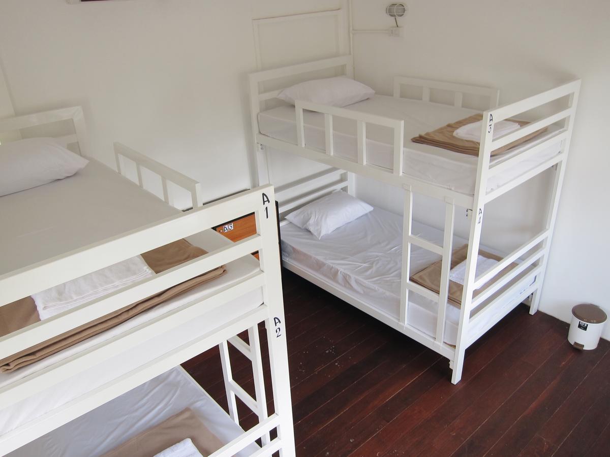 Baan Nai Trok Hostel Bangkok Kültér fotó
