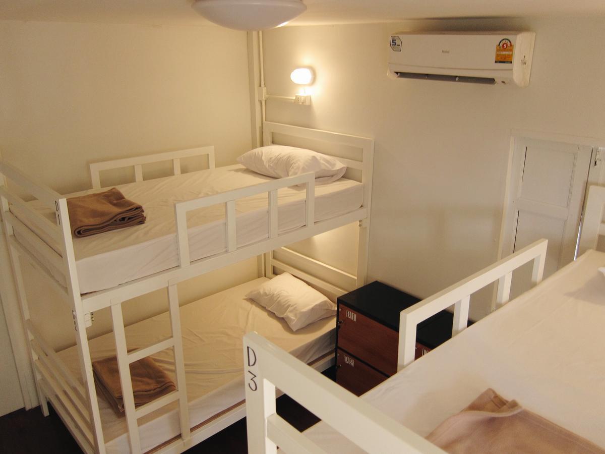 Baan Nai Trok Hostel Bangkok Kültér fotó